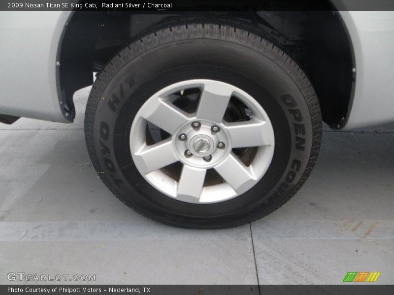 Radiant Silver / Charcoal 2009 Nissan Titan SE King Cab