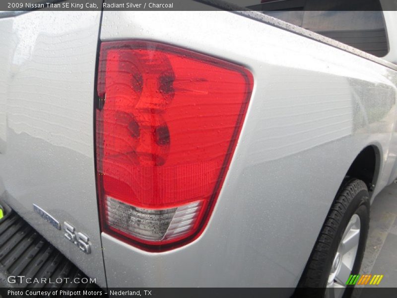 Radiant Silver / Charcoal 2009 Nissan Titan SE King Cab