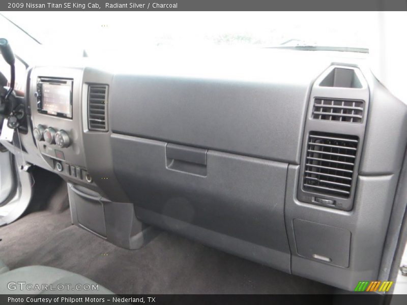 Radiant Silver / Charcoal 2009 Nissan Titan SE King Cab