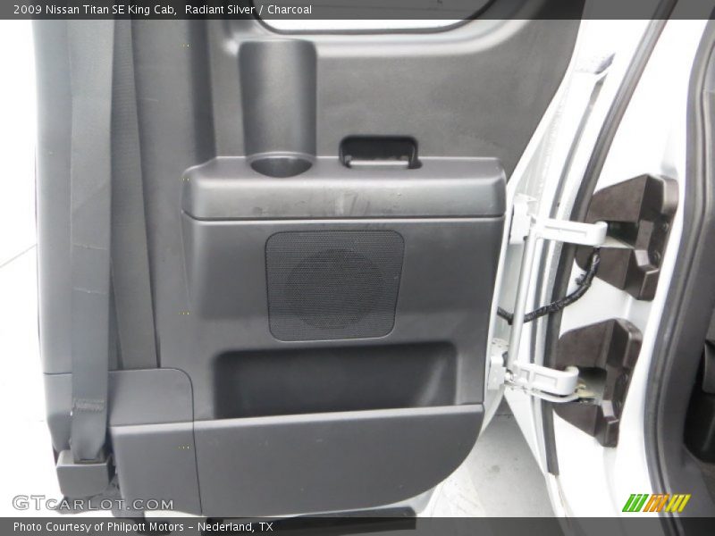 Radiant Silver / Charcoal 2009 Nissan Titan SE King Cab
