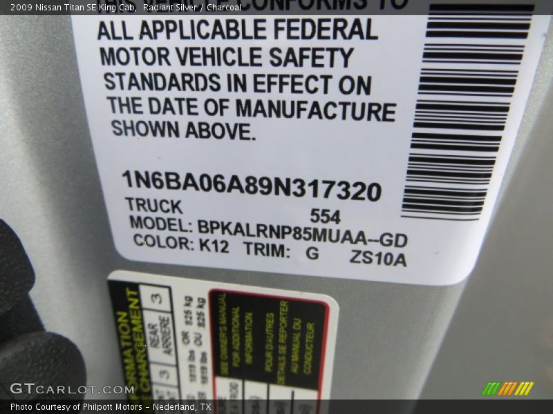 Radiant Silver / Charcoal 2009 Nissan Titan SE King Cab