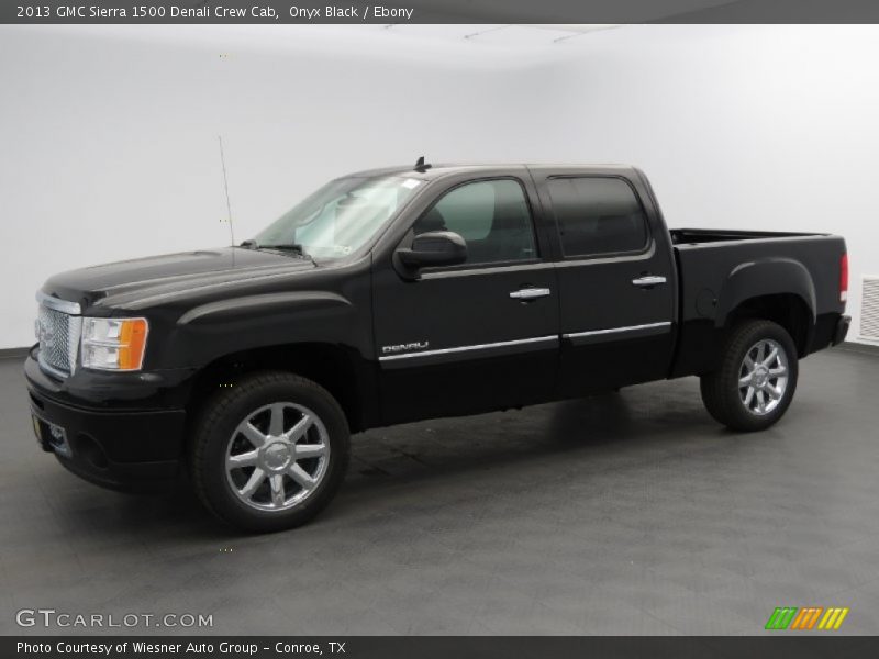 Front 3/4 View of 2013 Sierra 1500 Denali Crew Cab