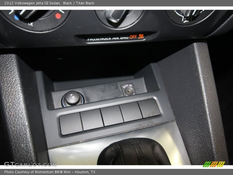 Black / Titan Black 2012 Volkswagen Jetta SE Sedan
