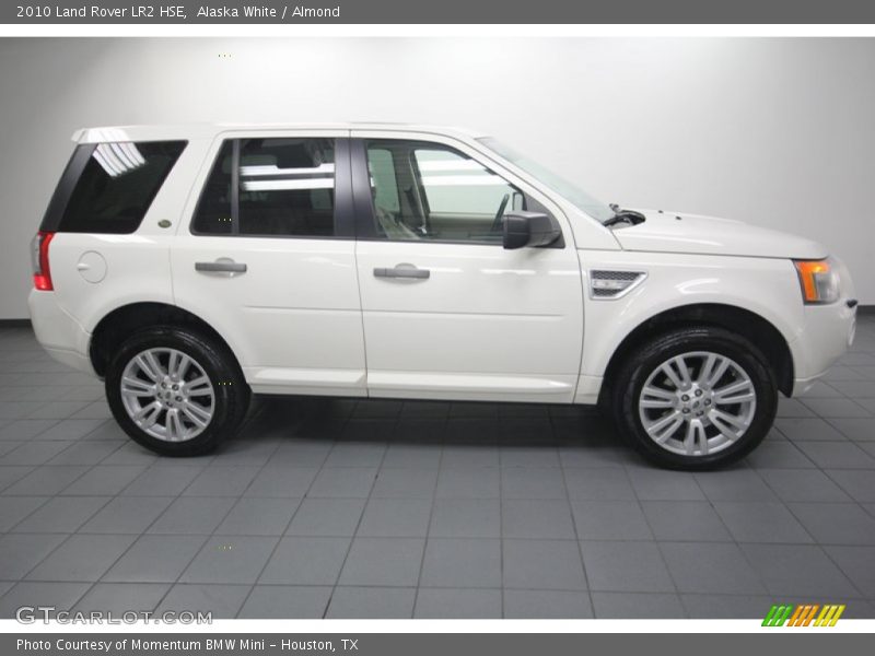  2010 LR2 HSE Alaska White