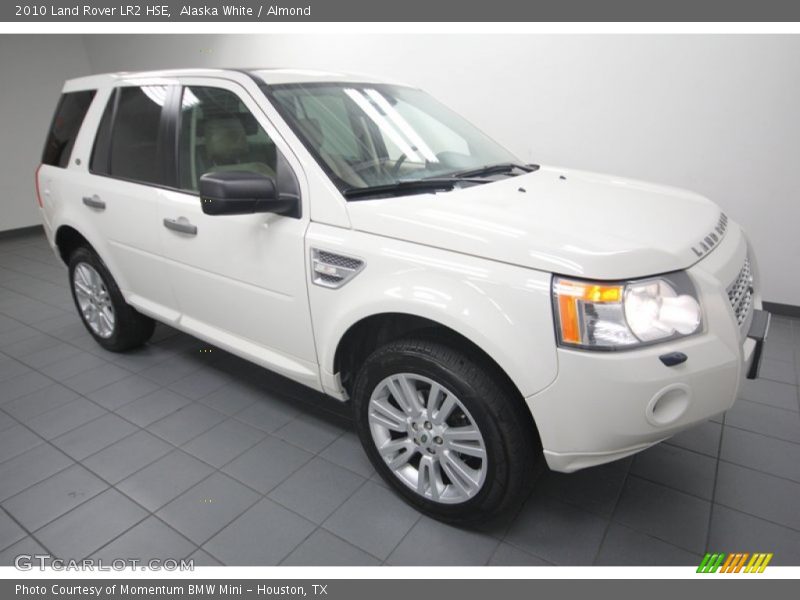 Front 3/4 View of 2010 LR2 HSE