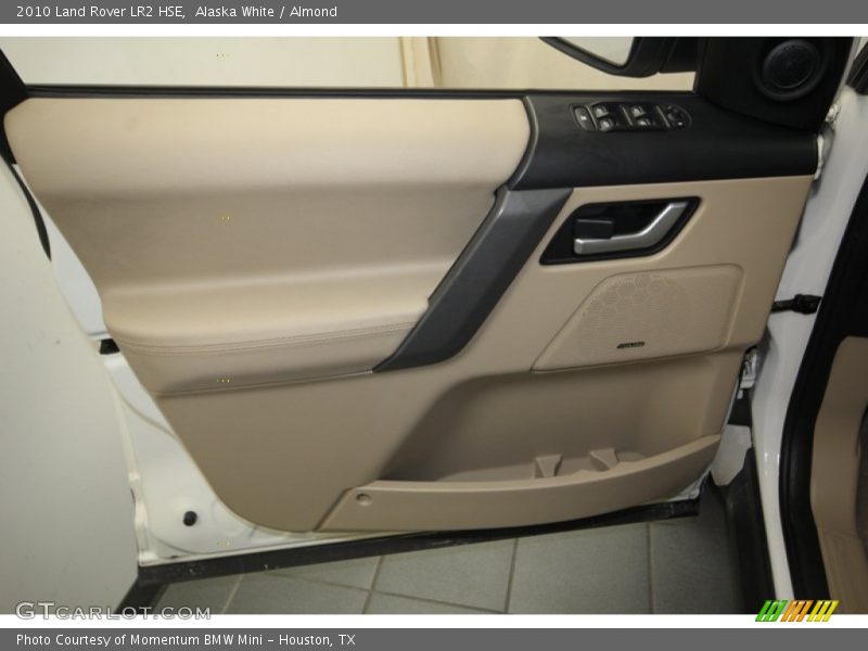 Alaska White / Almond 2010 Land Rover LR2 HSE