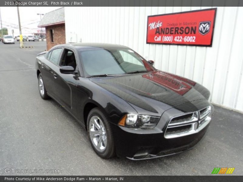 Pitch Black / Black 2013 Dodge Charger SE