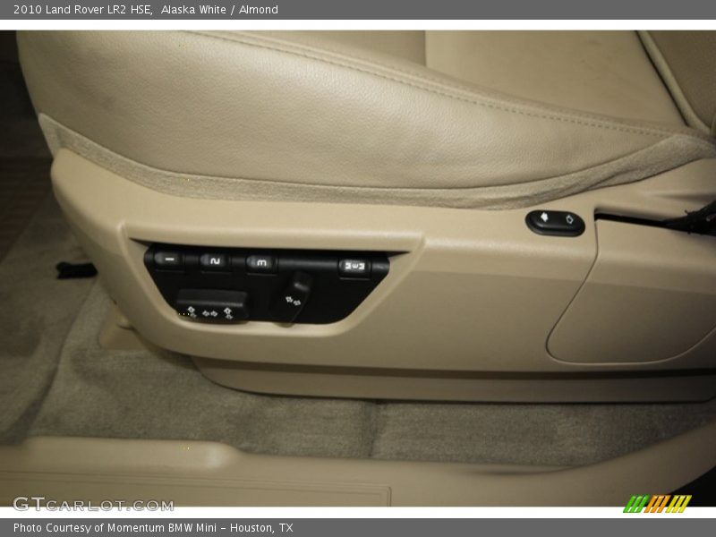 Alaska White / Almond 2010 Land Rover LR2 HSE
