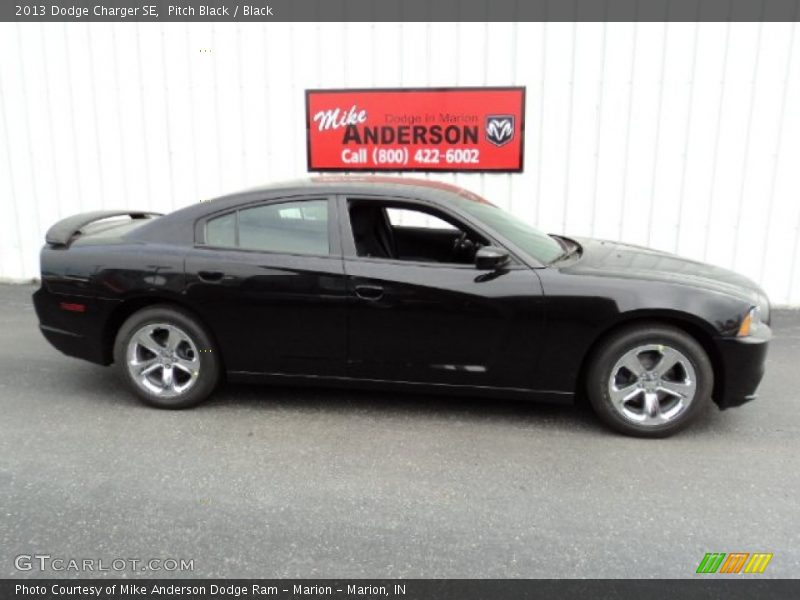 Pitch Black / Black 2013 Dodge Charger SE