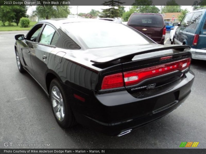 Pitch Black / Black 2013 Dodge Charger SE