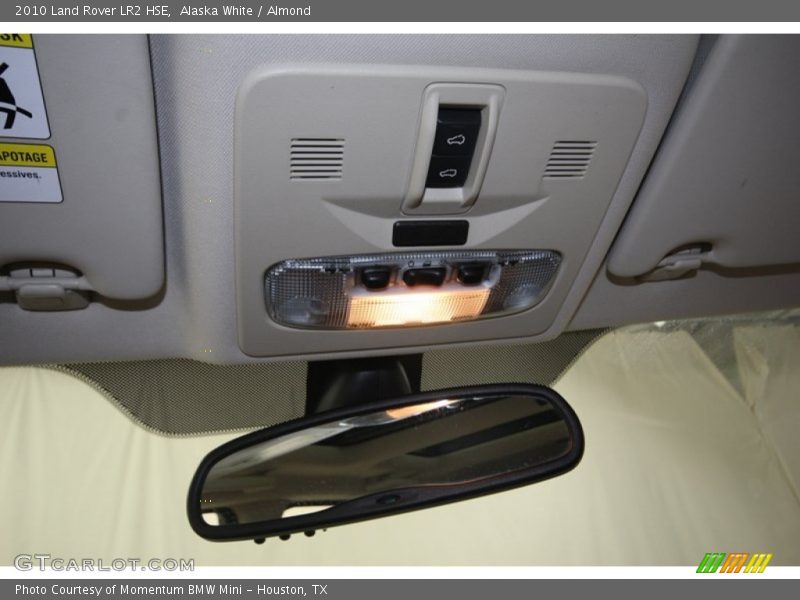 Alaska White / Almond 2010 Land Rover LR2 HSE