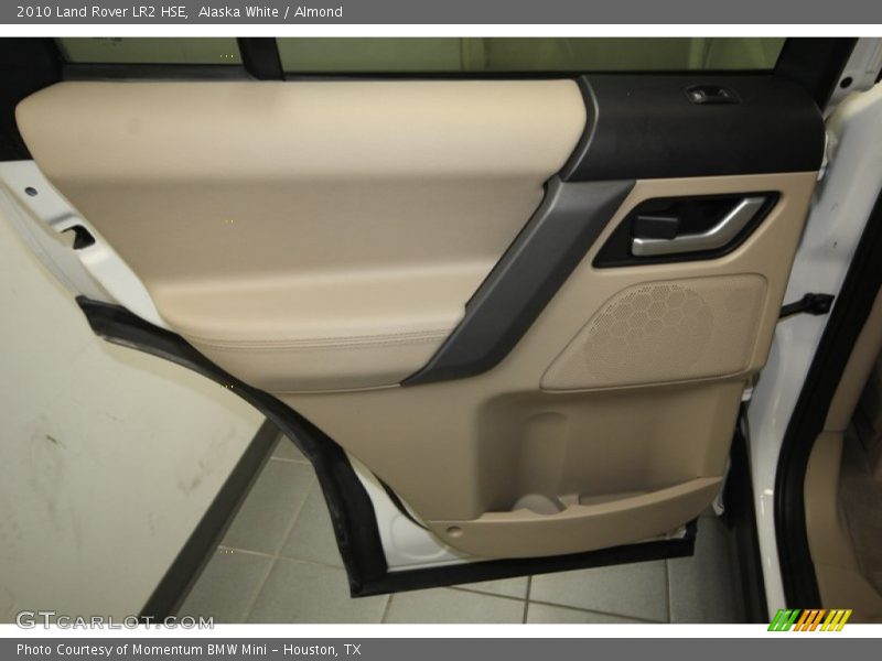Alaska White / Almond 2010 Land Rover LR2 HSE