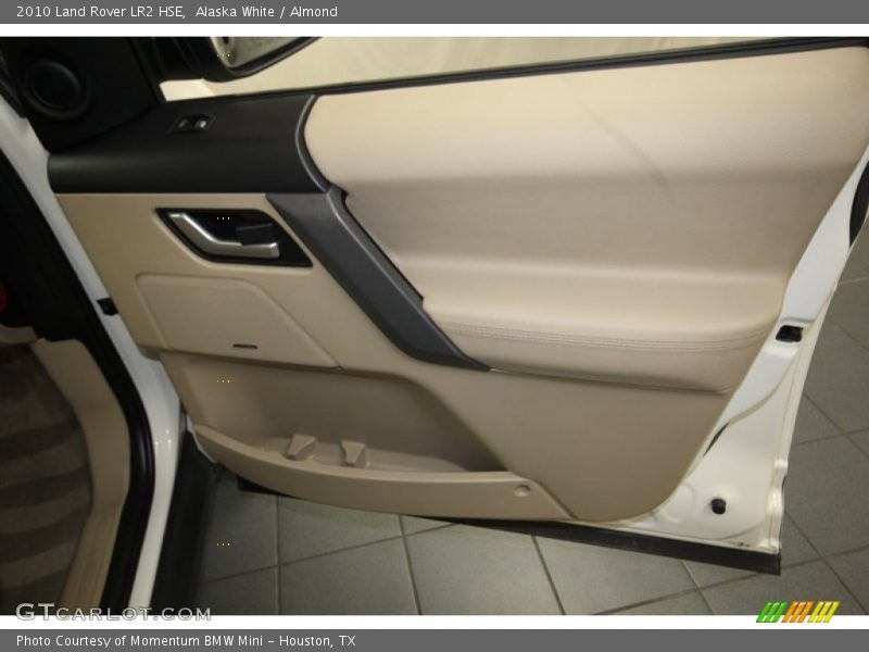 Alaska White / Almond 2010 Land Rover LR2 HSE