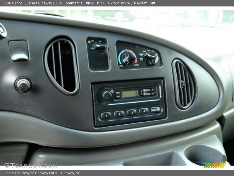 Controls of 2004 E Series Cutaway E350 Commercial Utility Truck