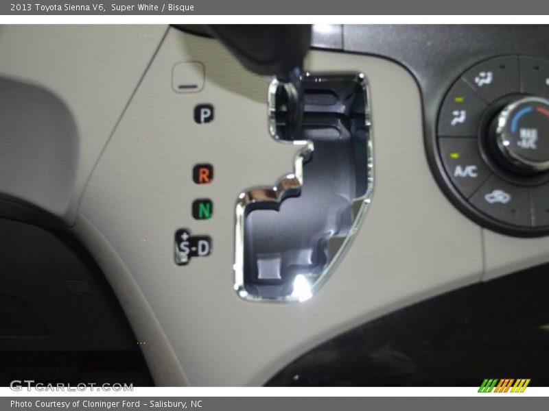 Super White / Bisque 2013 Toyota Sienna V6