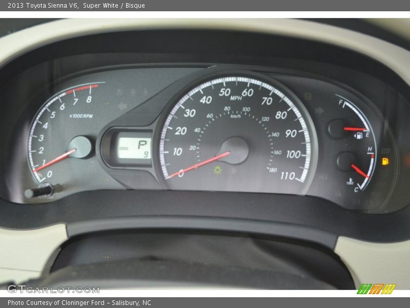 Super White / Bisque 2013 Toyota Sienna V6