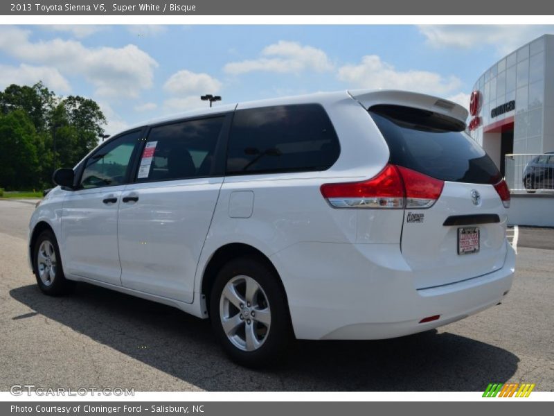 Super White / Bisque 2013 Toyota Sienna V6