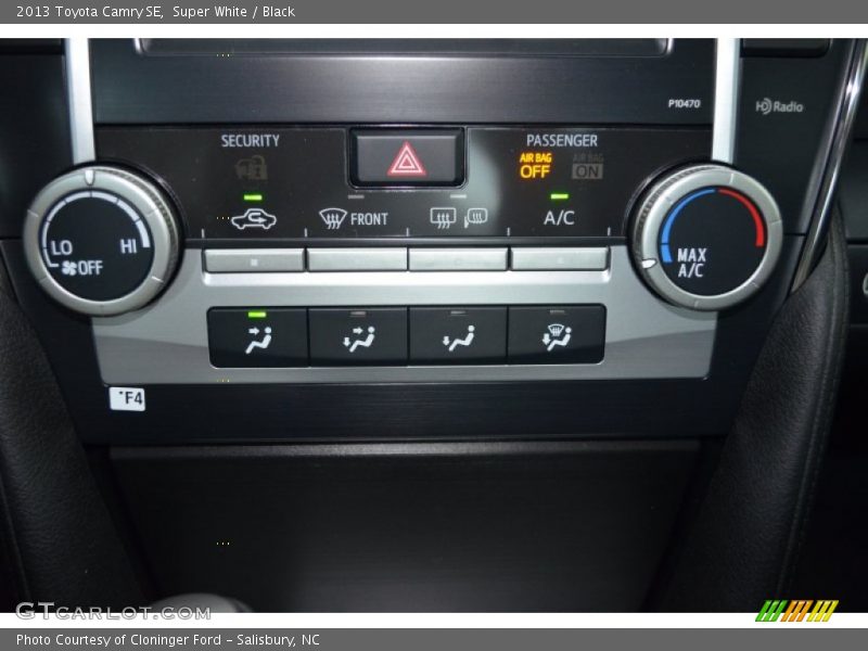 Super White / Black 2013 Toyota Camry SE