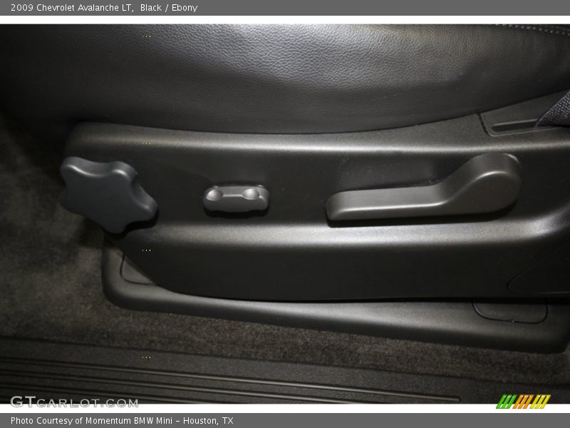 Black / Ebony 2009 Chevrolet Avalanche LT