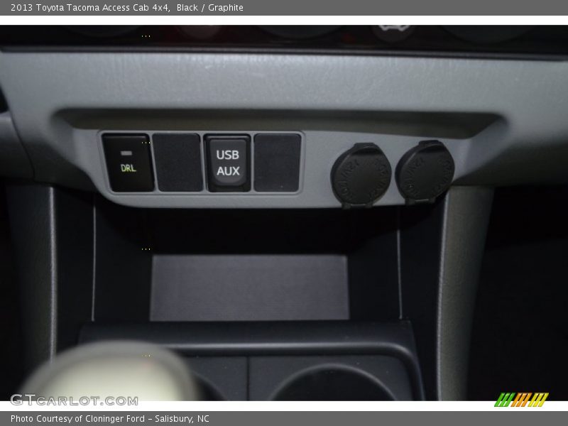 Black / Graphite 2013 Toyota Tacoma Access Cab 4x4