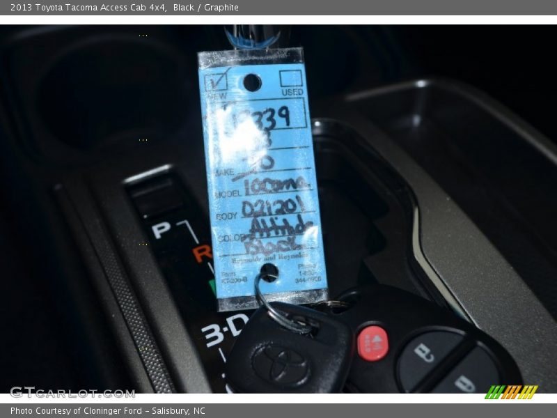 Black / Graphite 2013 Toyota Tacoma Access Cab 4x4