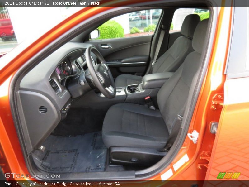 Toxic Orange Pearl / Black 2011 Dodge Charger SE