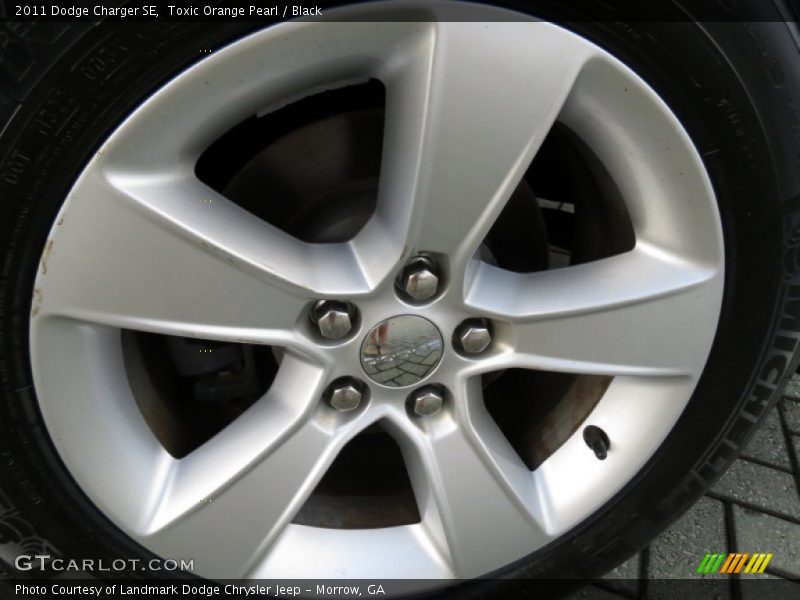Toxic Orange Pearl / Black 2011 Dodge Charger SE