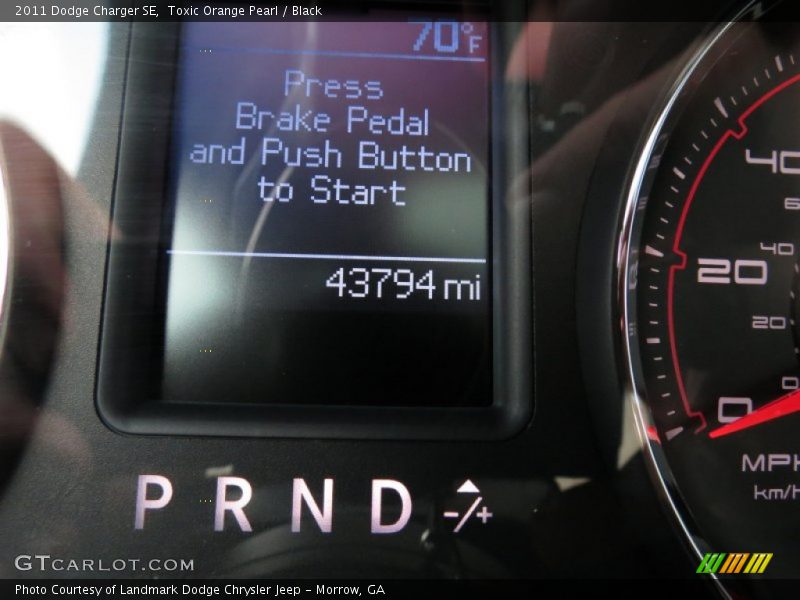 Toxic Orange Pearl / Black 2011 Dodge Charger SE