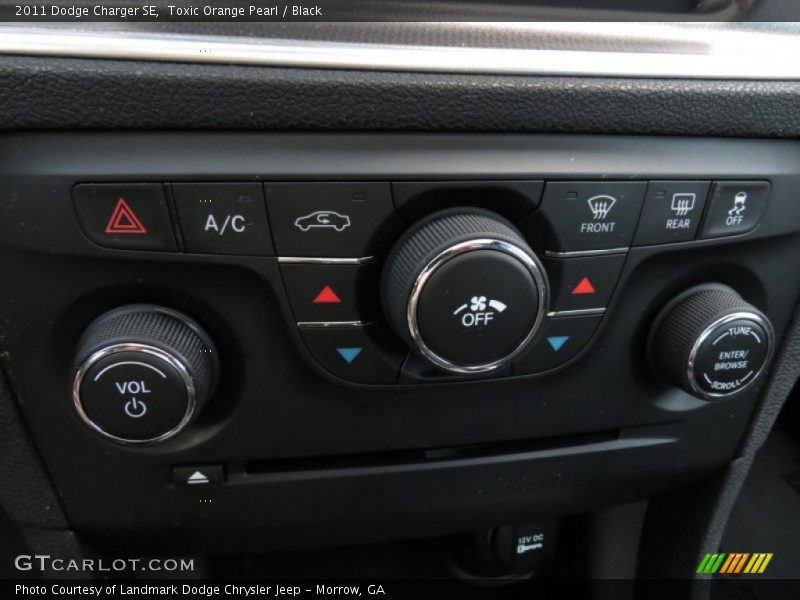 Toxic Orange Pearl / Black 2011 Dodge Charger SE
