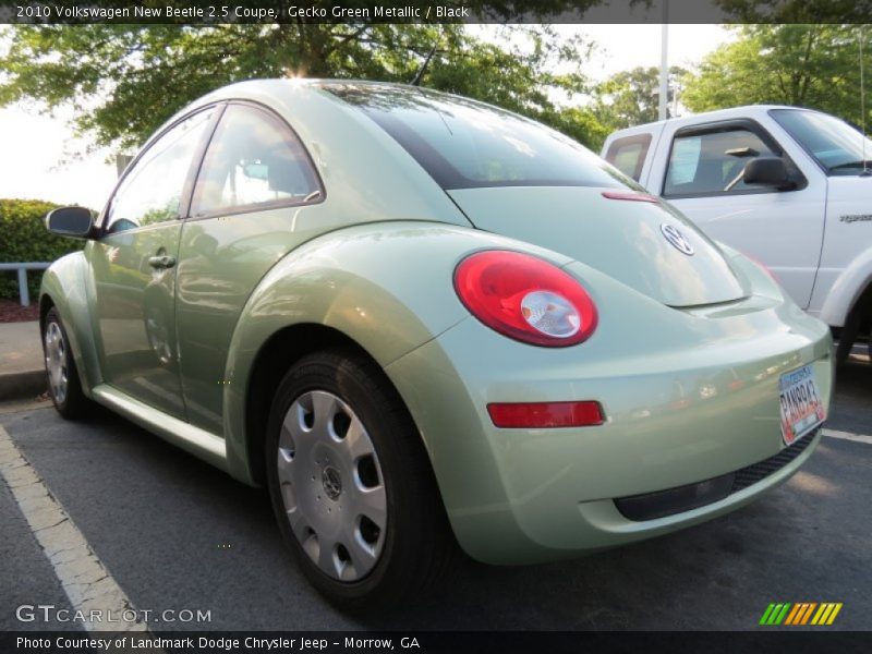 Gecko Green Metallic / Black 2010 Volkswagen New Beetle 2.5 Coupe