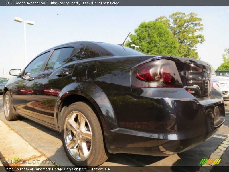 Blackberry Pearl / Black/Light Frost Beige 2012 Dodge Avenger SXT