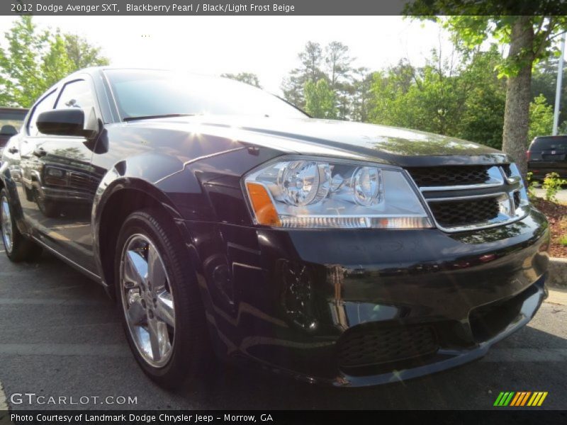 Blackberry Pearl / Black/Light Frost Beige 2012 Dodge Avenger SXT