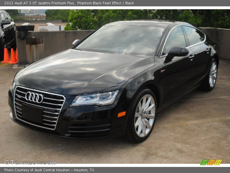 Front 3/4 View of 2013 A7 3.0T quattro Premium Plus