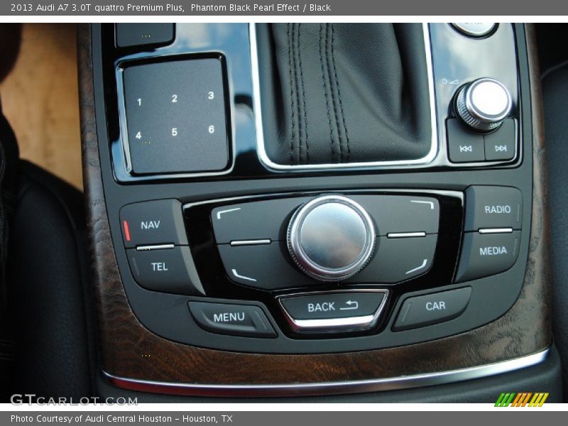 Controls of 2013 A7 3.0T quattro Premium Plus