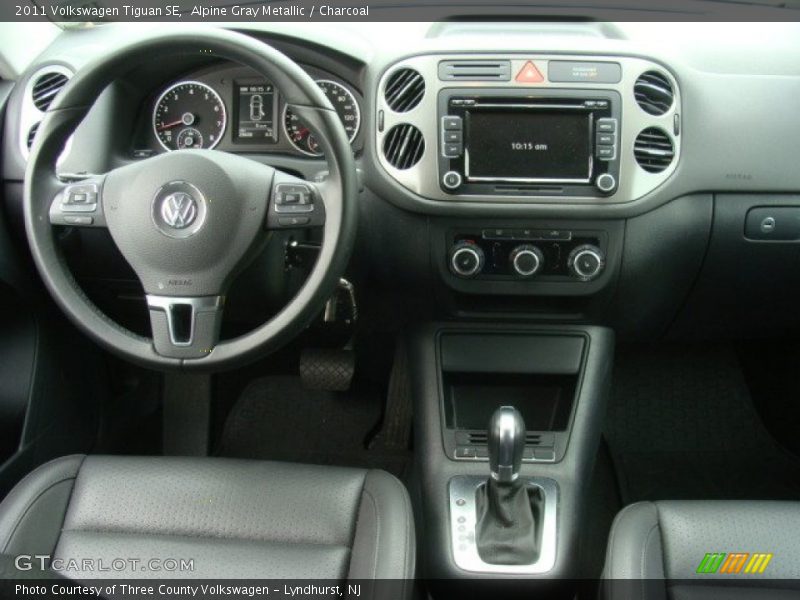 Alpine Gray Metallic / Charcoal 2011 Volkswagen Tiguan SE