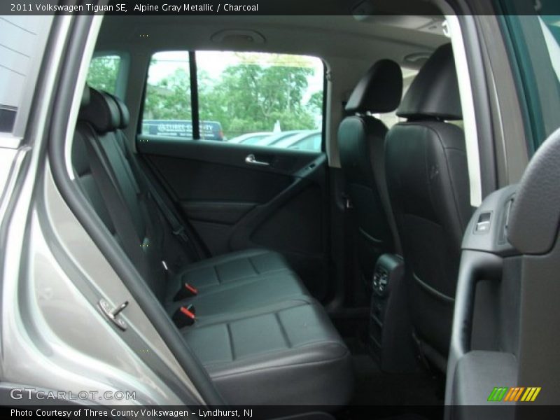 Alpine Gray Metallic / Charcoal 2011 Volkswagen Tiguan SE