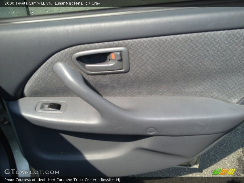 Lunar Mist Metallic / Gray 2000 Toyota Camry LE V6