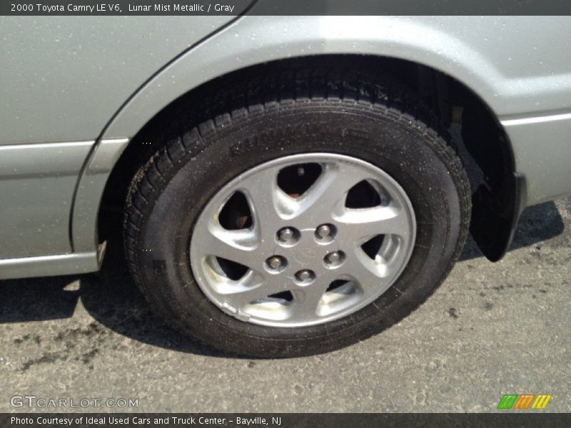 Lunar Mist Metallic / Gray 2000 Toyota Camry LE V6