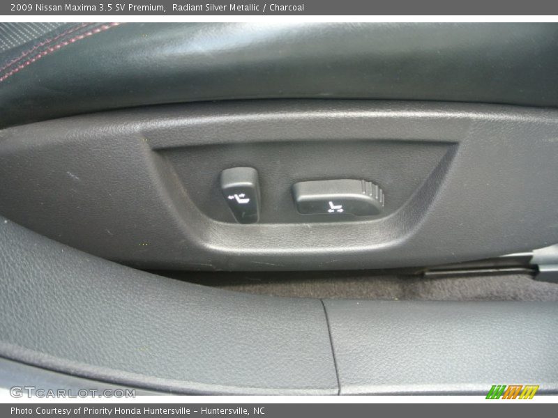 Radiant Silver Metallic / Charcoal 2009 Nissan Maxima 3.5 SV Premium