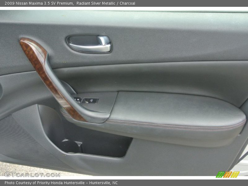 Radiant Silver Metallic / Charcoal 2009 Nissan Maxima 3.5 SV Premium