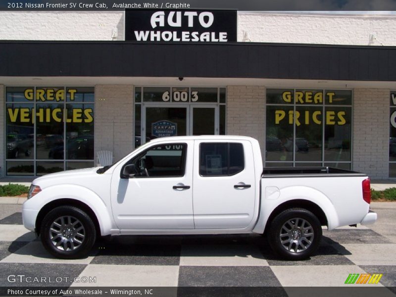 Avalanche White / Graphite 2012 Nissan Frontier SV Crew Cab