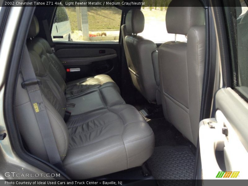 Light Pewter Metallic / Medium Gray/Neutral 2002 Chevrolet Tahoe Z71 4x4