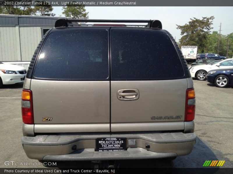 Light Pewter Metallic / Medium Gray/Neutral 2002 Chevrolet Tahoe Z71 4x4