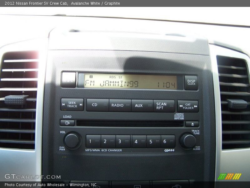 Avalanche White / Graphite 2012 Nissan Frontier SV Crew Cab