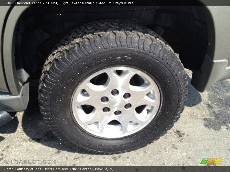 Light Pewter Metallic / Medium Gray/Neutral 2002 Chevrolet Tahoe Z71 4x4