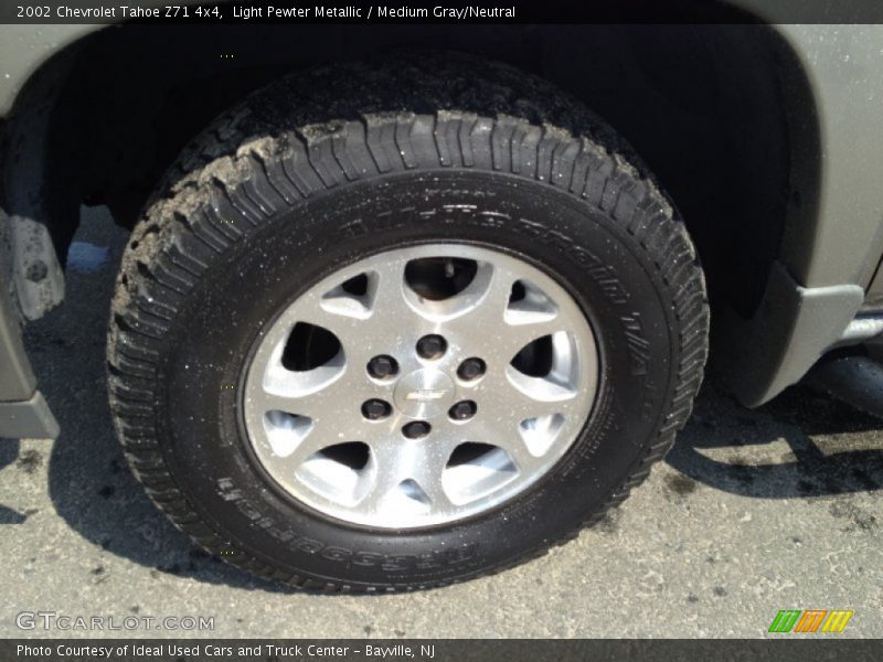 Light Pewter Metallic / Medium Gray/Neutral 2002 Chevrolet Tahoe Z71 4x4