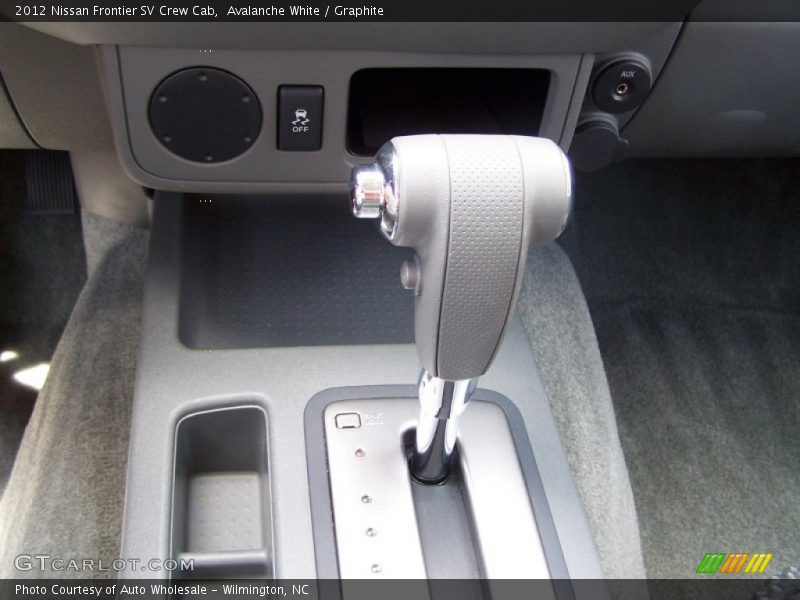 Avalanche White / Graphite 2012 Nissan Frontier SV Crew Cab