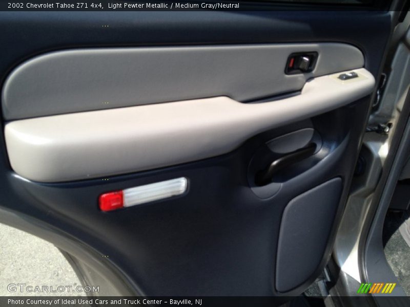 Light Pewter Metallic / Medium Gray/Neutral 2002 Chevrolet Tahoe Z71 4x4