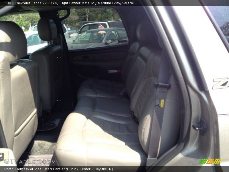 Light Pewter Metallic / Medium Gray/Neutral 2002 Chevrolet Tahoe Z71 4x4