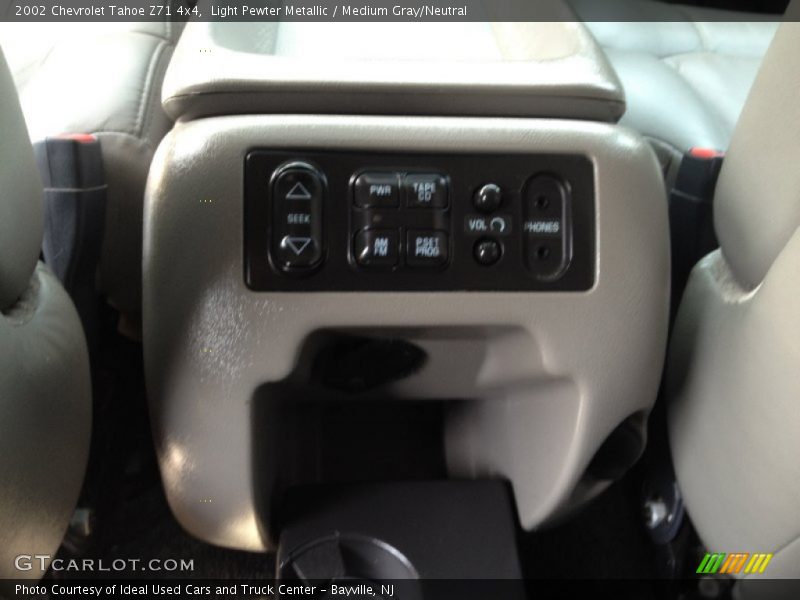 Light Pewter Metallic / Medium Gray/Neutral 2002 Chevrolet Tahoe Z71 4x4